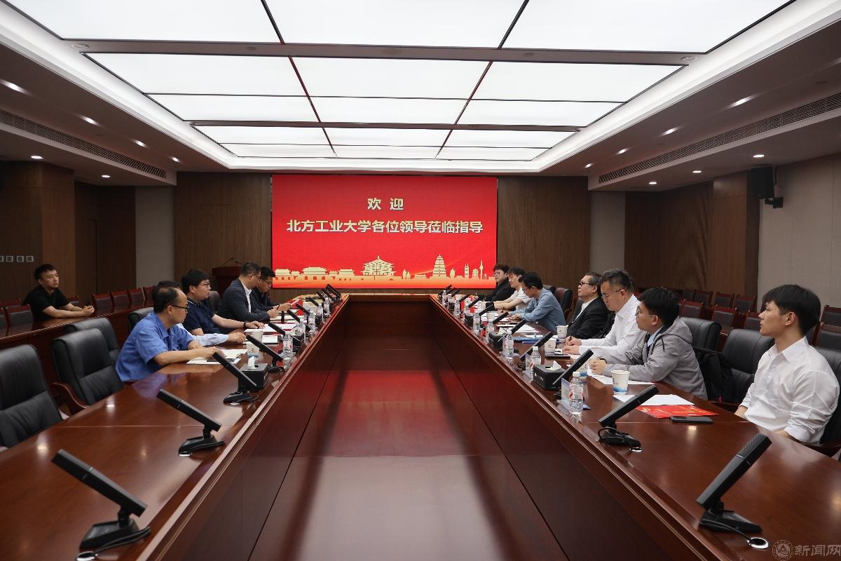 座谈_副本.jpg 座谈_副本.jpg